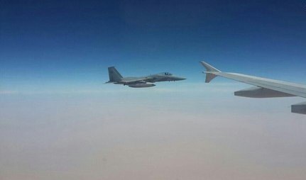 جنگنده های سعودی در کنار هواپیمای ایرانی