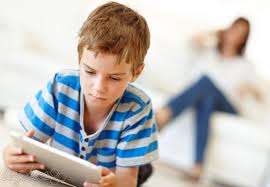 استفاده زیاد از تبلت و موبایل کودک را ناتوان می‌کند