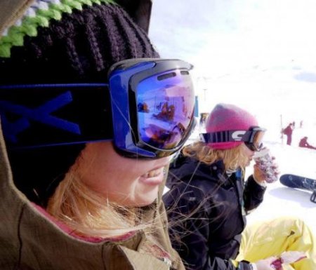 تصاویری از پیست اسکی دیزین با این نوع پوشش زنان که تیتر رویترز شد
