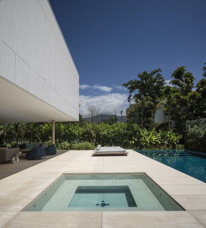 نمای داخلی و خارجی خانه ای زیبا و مدرن در برزیل